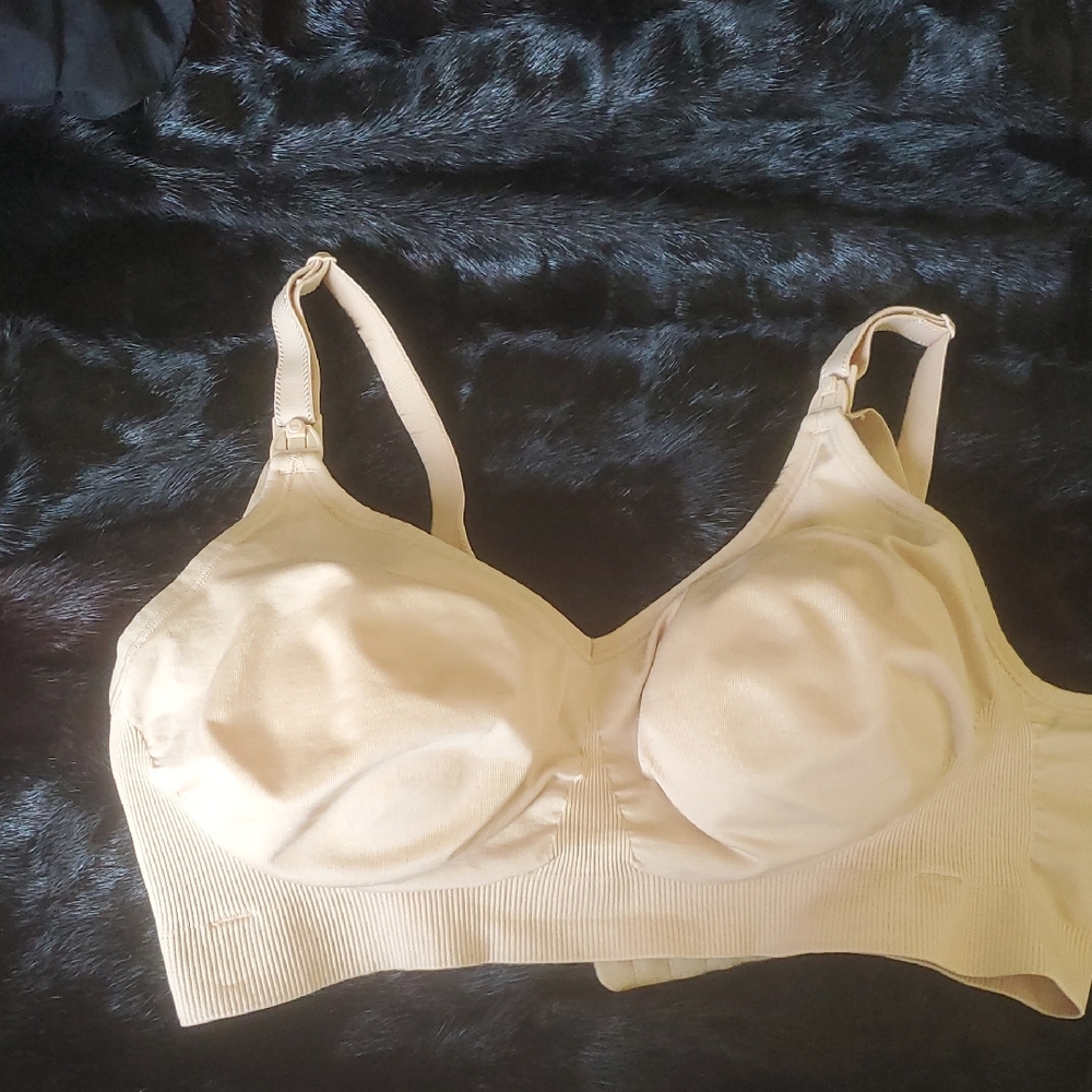 NWOT BRAVADO DESIGNS SEAMLESS NURSING BRA, SIZE:LARGE